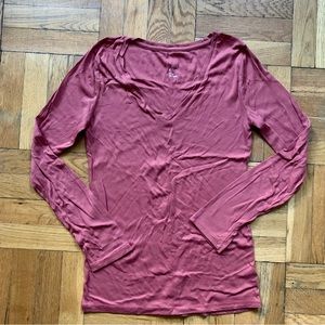 A New Day size Medium Rose Pink Long-Sleeve V-Neck T-shirt